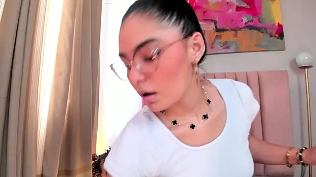 LunaAspen  online show from April 2026 06:12:02 PM