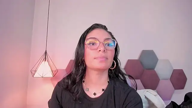 LunaAspen  online show from March 2026 06:04:01 PM