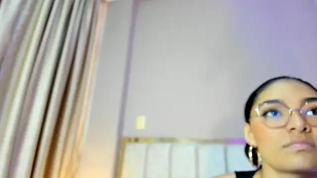 Snapshot of LunaAspen_ chatting on December 2025 07:02:02 PM LunaAspen online show from December 2025 07:02:02 PM