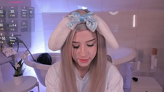 Necucub online show from October 2025 02:10:02 AM