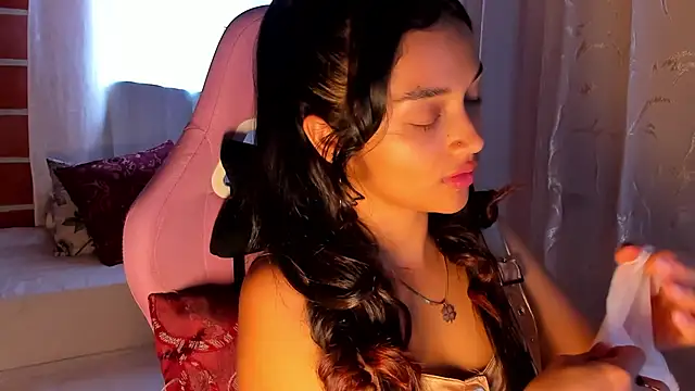 MelanyOconner online show from September 2025 04:09:02 PM