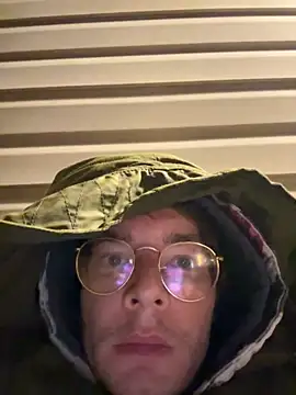 Snapshot of Hungboxer69 chatting on November 2025 01:28:01 PM Hungboxer69 online show from November 2025 01:28:01 PM