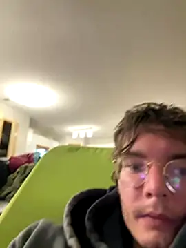 Snapshot of Hungboxer69 chatting on November 2025 05:22:01 AM Hungboxer69 online show from November 2025 05:22:01 AM