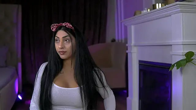 EmaHallee online show from March 2026 02:59:02 AM