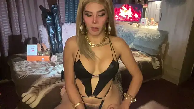 Snapshot of Your_dreambabe chatting on June 2026 06:23:02 AM Your dreambabe online show from June 2026 06:23:02 AM