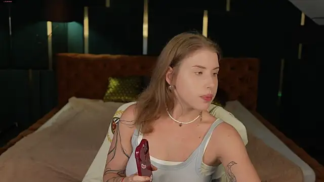 BadAfina online show from September 2025 07:15:02 AM