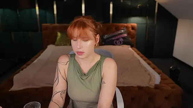 BadAfina online show from October 2025 11:30:01 AM