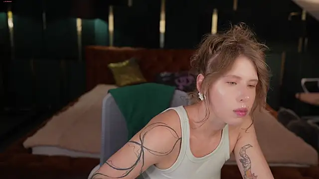 BadAfina online show from September 2025 07:32:02 AM