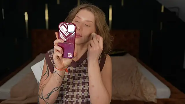 BadAfina online show from October 2025 07:05:02 AM