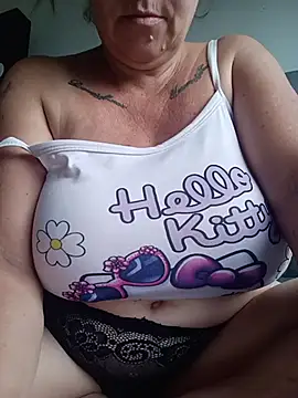 Snapshot of SinisterBabe chatting on March 2026 12:21:03 PM SinisterBabe online show from March 2026 12:21:03 PM
