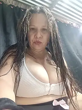 Snapshot of SinisterBabe chatting on May 2026 11:29:02 AM SinisterBabe online show from May 2026 11:29:02 AM