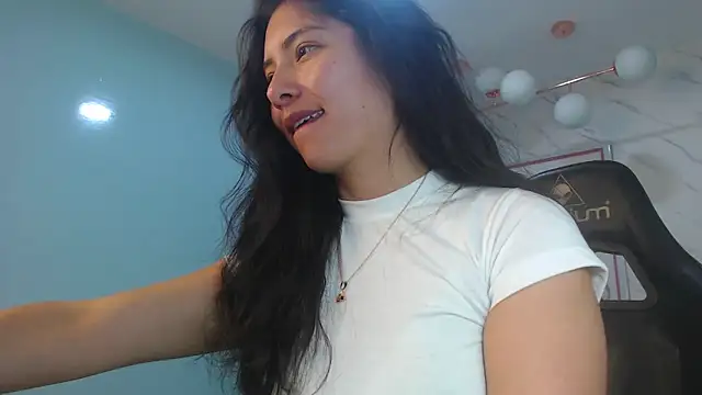 Snapshot of victoria_hernandez_t_ chatting on May 2026 01:21:01 PM victoria hernandez t online show from May 2026 01:21:01 PM