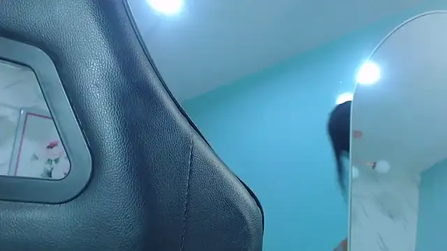 Snapshot of victoria_hernandez_t_ chatting on May 2026 12:58:01 PM victoria hernandez t online show from May 2026 12:58:01 PM