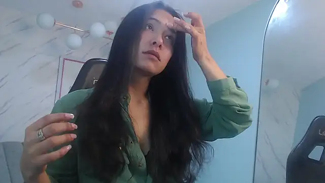 victoria hernandez t  online show from March 2026 01:06:02 PM