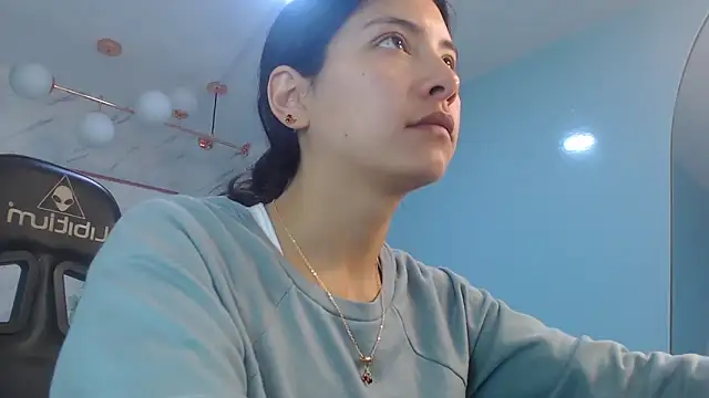 victoria hernandez t  online show from April 2026 01:01:02 PM