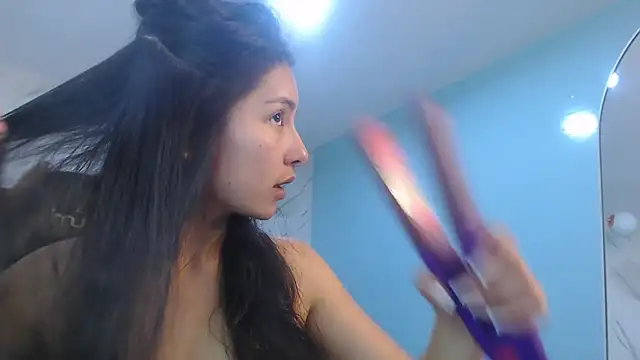 Snapshot of victoria_hernandez_t_ chatting on April 2026 01:03:01 PM victoria hernandez t online show from April 2026 01:03:01 PM