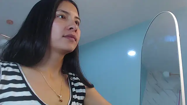 Snapshot of victoria_hernandez_t_ chatting on May 2026 01:07:01 PM victoria hernandez t online show from May 2026 01:07:01 PM