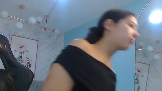 victoria hernandez t  online show from March 2026 01:13:01 PM