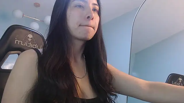 victoria hernandez t  online show from February 2026 01:11:01 PM