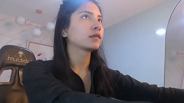 victoria hernandez t  online show from March 2026 02:18:02 PM