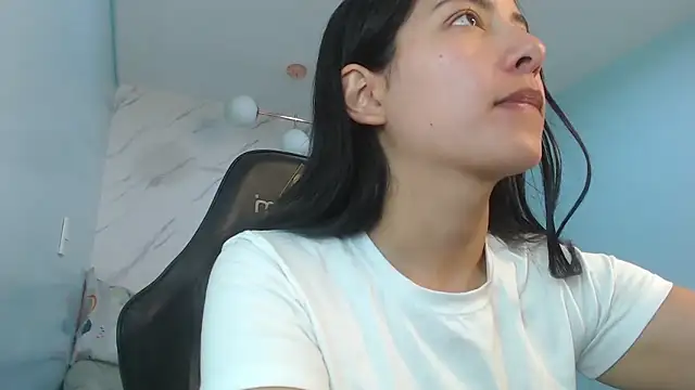 Snapshot of victoria_hernandez_t_ chatting on May 2026 01:04:01 PM victoria hernandez t online show from May 2026 01:04:01 PM