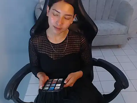 Snapshot of victoria_hernandez_t_ chatting on May 2026 01:38:01 PM victoria hernandez t online show from May 2026 01:38:01 PM