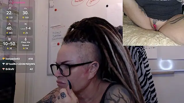 Snapshot of DarkDomina chatting on January 2026 08:18:02 AM DarkDomina online show from January 2026 08:18:02 AM