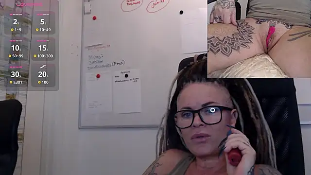 Snapshot of DarkDomina chatting on January 2026 02:46:02 PM DarkDomina online show from January 2026 02:46:02 PM