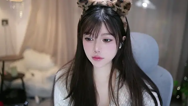 Snapshot of Fortune2Me chatting on February 2026 05:36:02 AM Fortune2Me online show from February 2026 05:36:02 AM