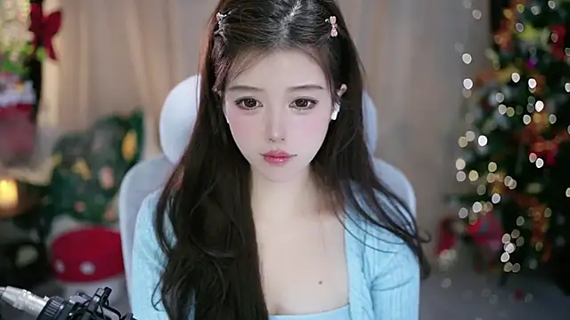 Snapshot of Fortune2Me chatting on December 2025 05:51:01 AM Fortune2Me online show from December 2025 05:51:01 AM