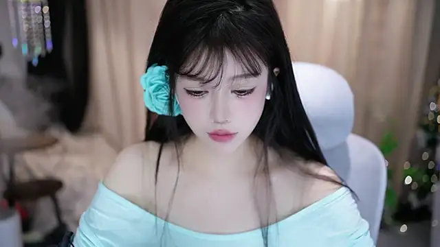 Snapshot of Fortune2Me chatting on February 2026 04:23:01 AM Fortune2Me online show from February 2026 04:23:01 AM