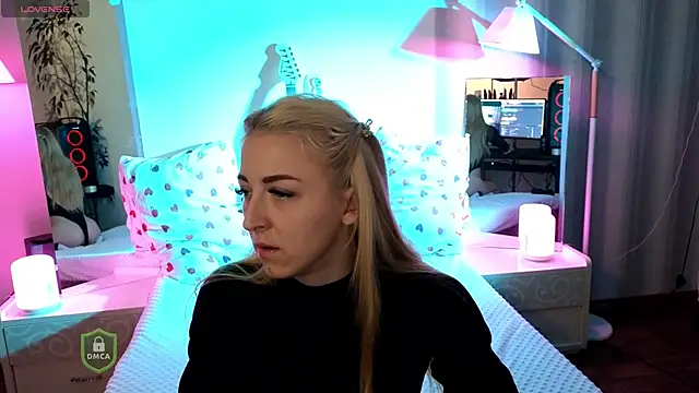 Snapshot of space_danger chatting on October 2025 03:01:02 PM space danger online show from October 2025 03:01:02 PM