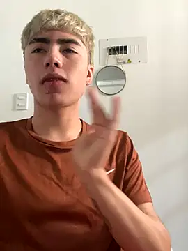 AlexanderCollman online show from December 2025 05:45:01 PM