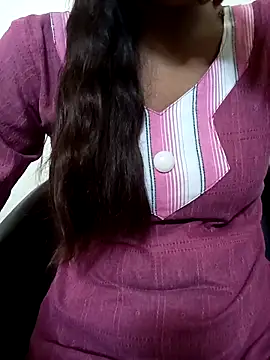 Snapshot of Alia-00 chatting on September 2025 04:37:01 AM Alia-00 online show from September 2025 04:37:01 AM