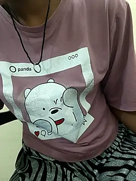 Snapshot of Alia-00 chatting on October 2025 04:44:02 AM Alia-00 online show from October 2025 04:44:02 AM