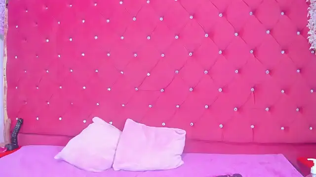 Miaa Davis  online show from April 2026 02:48:01 AM