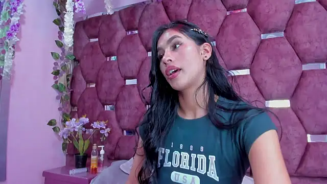 Miaa Davis  online show from February 2026 07:10:02 AM