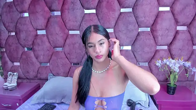 Miaa Davis  online show from February 2026 03:05:02 AM