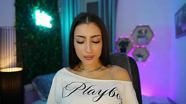 Snapshot of Bree__Morgan chatting on November 2025 07:28:02 PM Bree Morgan online show from November 2025 07:28:02 PM