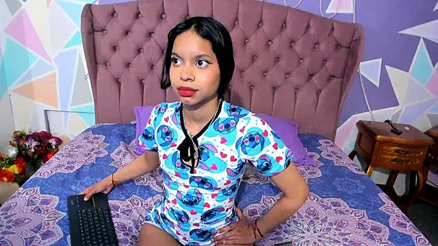 CloeyGraweing online show from October 2025 03:04:02 PM
