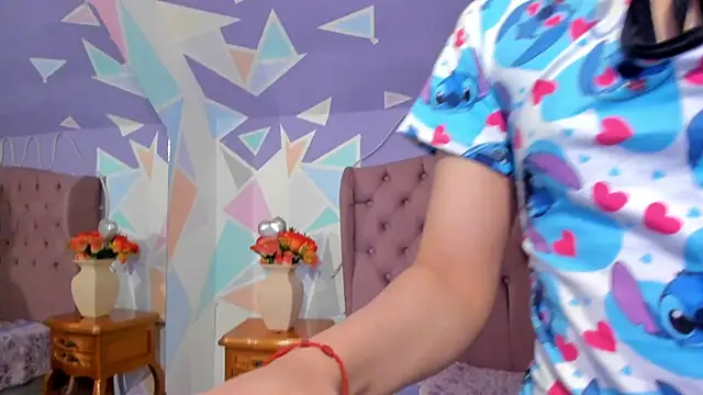 CloeyGraweing online show from December 2025 11:44:02 AM