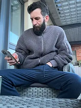 Michel huge online show from April 2026 05:44:01 AM