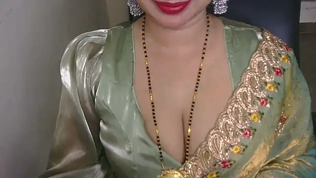 Snapshot of QUEEN_SAKHI- chatting on October 2025 06:09:01 PM QUEEN SAKHI- online show from October 2025 06:09:01 PM