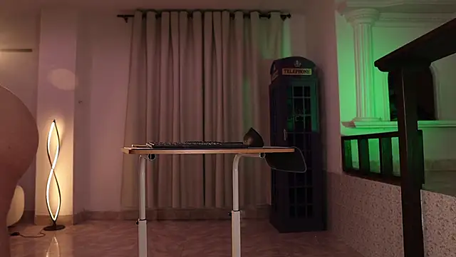 vaniaa95 online show from April 2026 12:38:01 AM