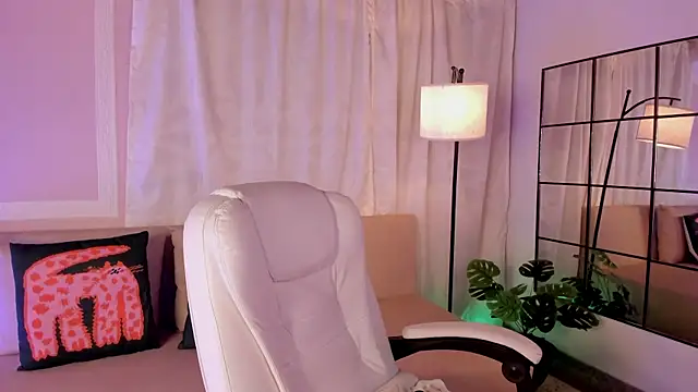 kissme cutie online show from March 2026 07:37:02 PM