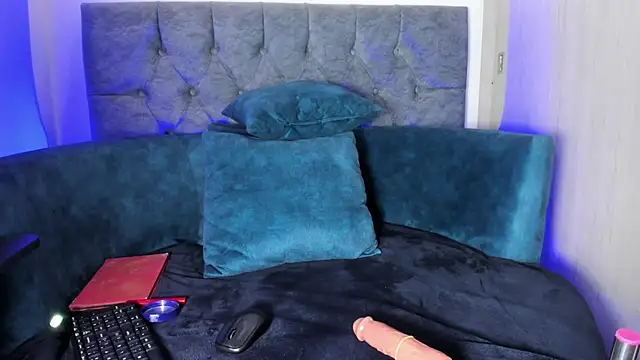 SafiroBlake online show from September 2025 04:52:02 AM