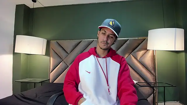 Marcus Jeron online show from November 2025 03:22:01 AM