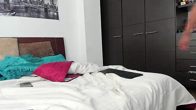 AntonyDAngelo25 online show from February 2026 07:27:01 PM