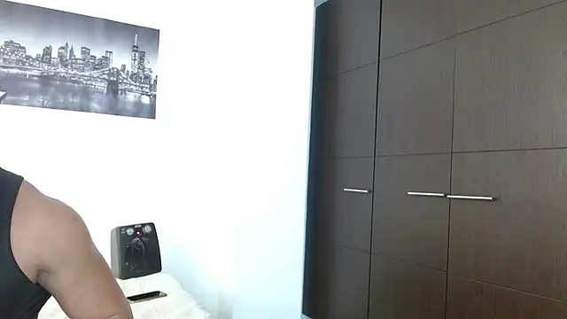 AntonyDAngelo25 online show from October 2025 06:40:01 PM