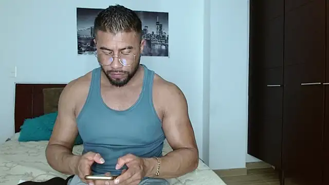 AntonyDAngelo25 online show from November 2025 01:17:01 AM